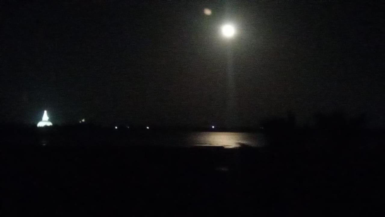 Lake Edge Resort 阿努拉德普勒 外观 照片