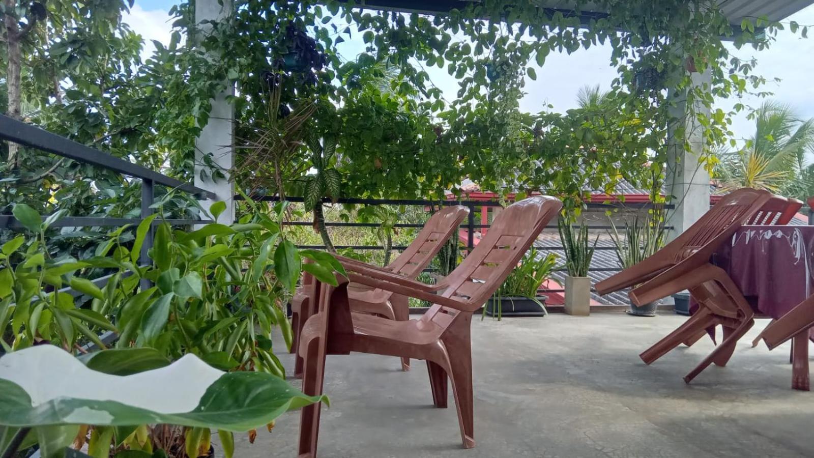 Lake Edge Resort 阿努拉德普勒 外观 照片