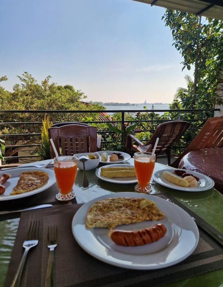 Lake Edge Resort 阿努拉德普勒 外观 照片